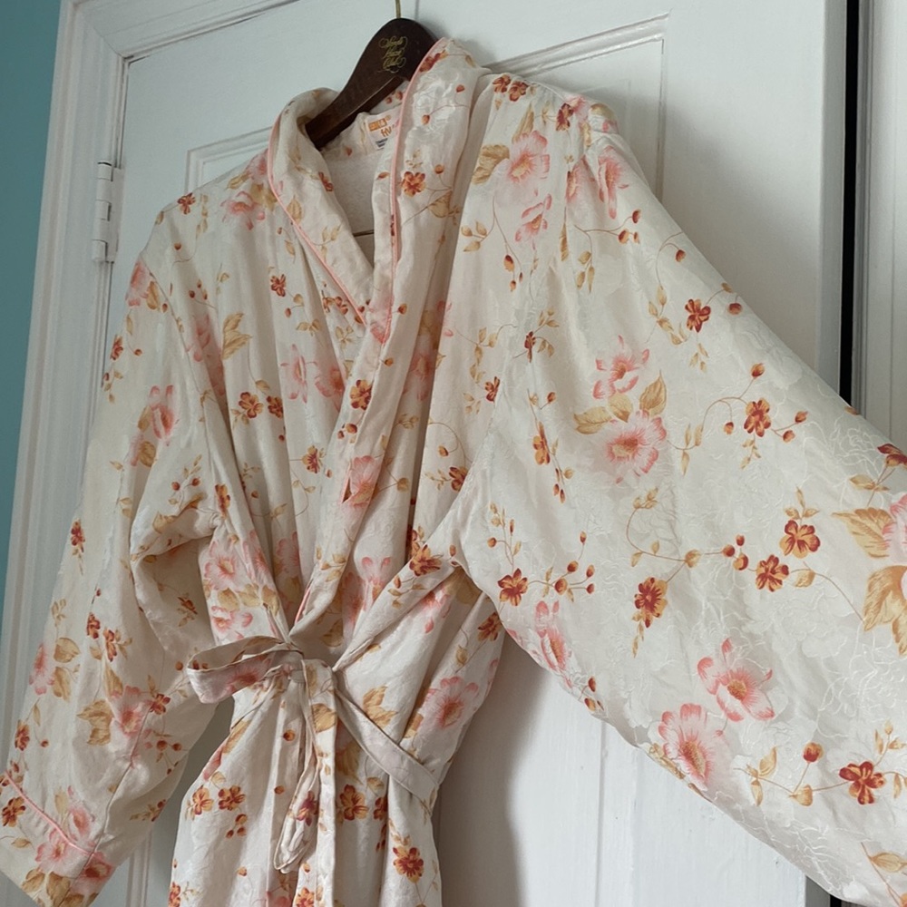 Floral Silk Robe - Picture 2 of 10